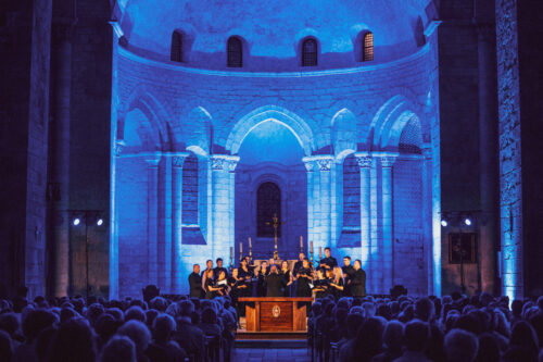 Le Tenebrae Choir dirigé par Nigel Short à l'abbatiale de Souillac pour le Festival de Rocamadour